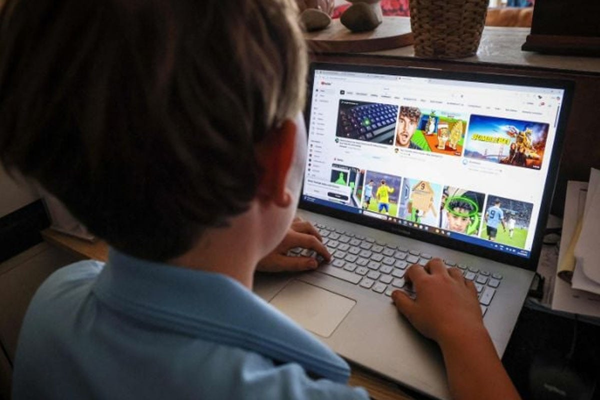 অস্ট্রেলিয়ায় কার্যকর হতে যাচ্ছে শিশুদের ফেসবুক-টিকটক ব্যবহার বন্ধের আইন