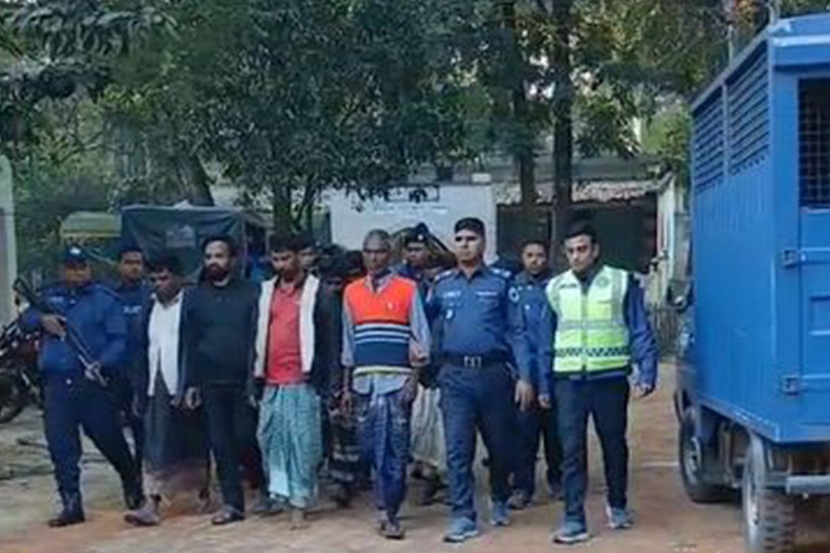 চাঁপাইনবাবগঞ্জে পুলিশের বিশেষ অভিযানে গ্রেফতার ৪০