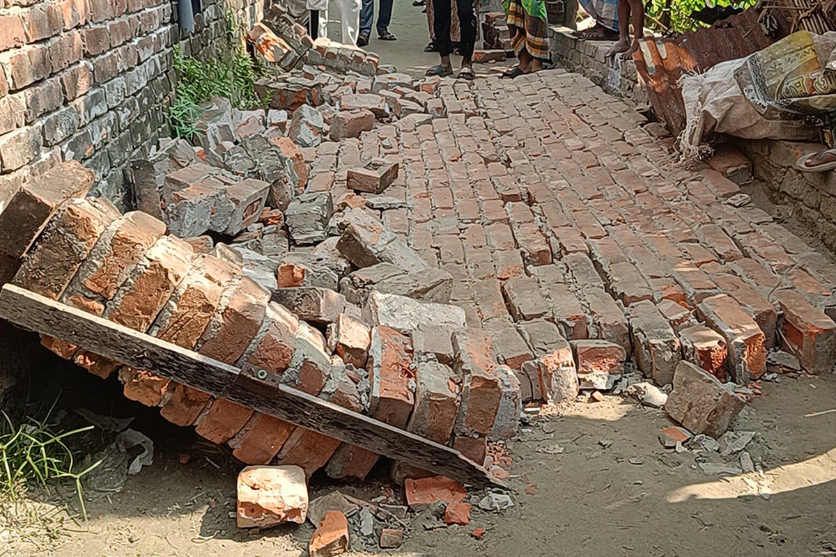 ভূমিকম্পে দেয়াল ধসে নবজাতকের মৃত্যু, আহত মা