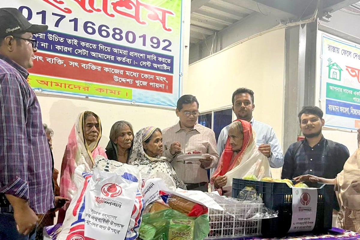 তারেক রহমানের জন্মবার্ষিকীতে অসহায় মানুষদের নিয়ে ফল উৎসব