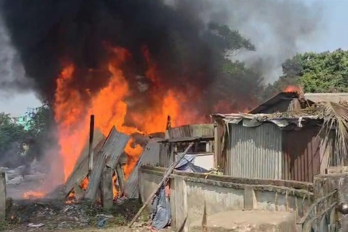 ভূমিকম্প: সোনারগাঁয়ে প্লাস্টিক গোডাউনে আগুন, আহত ২