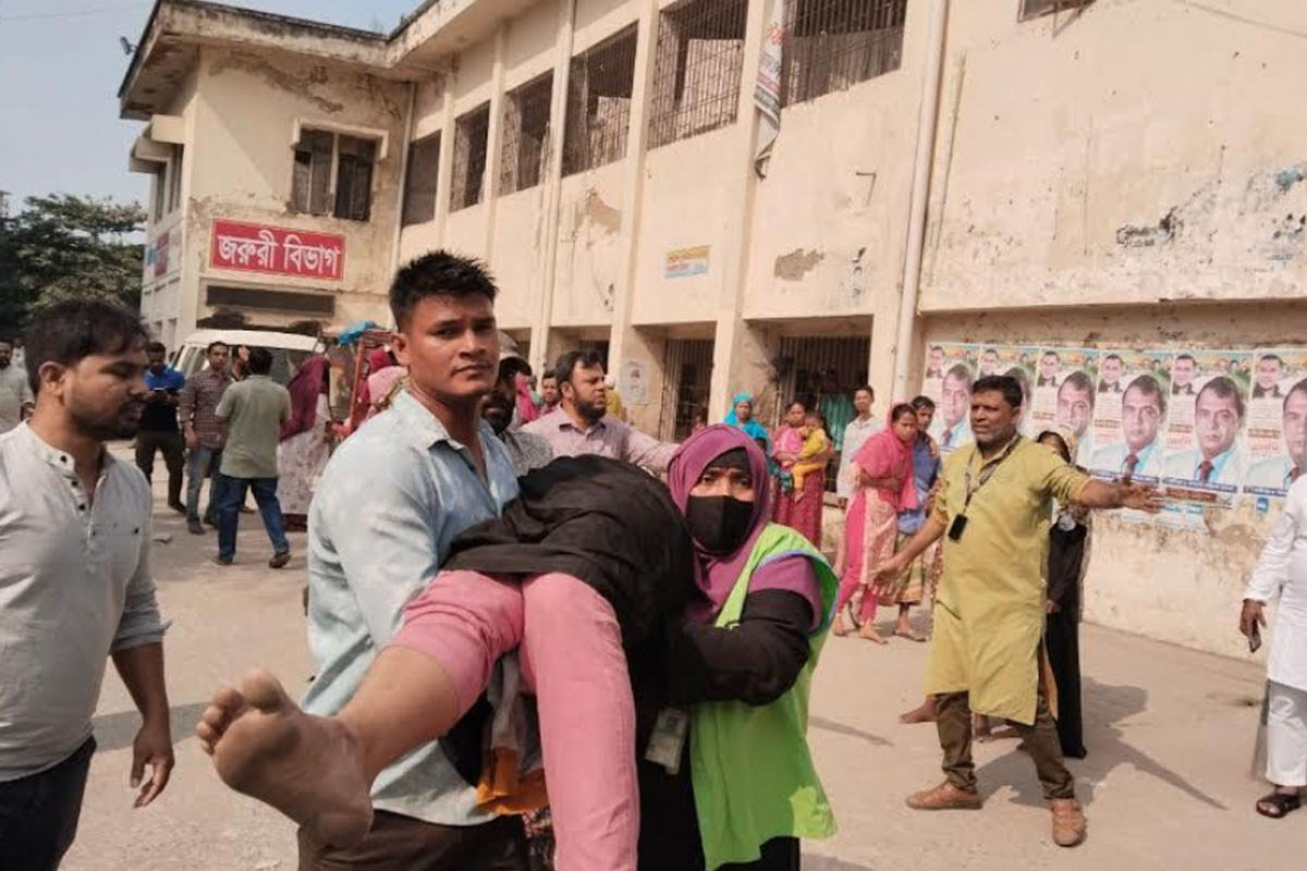 টঙ্গীতে ভূমিকম্পে পোশাকশ্রমিকসহ আহত দুই শতাধিক