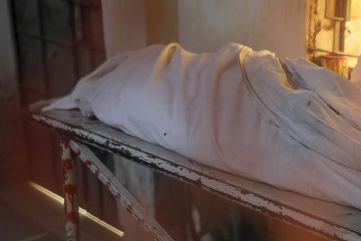 মুগদায় ভবনের ছাদের রেলিং ধসে নিরাপত্তাকর্মীর মৃত্যু