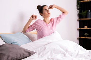 ভোর ৫টা না সকাল ৭টা? স্নায়ুতন্ত্র সুস্থ রাখতে কখন ঘুম থেকে উঠবেন?