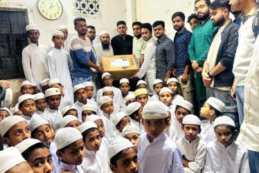 তারেক রহমানের ৬১তম জন্মদিনে এতিম শিক্ষার্থীর মাঝে কোরআন বিতরণ