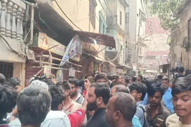 ভূমিকম্পে বংশালে নিহত তিনজনের পরিচয় মিলেছে