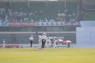 ৩৬৭ রানে এগিয়ে থেকে তৃতীয় দিন শেষ করল বাংলাদেশ