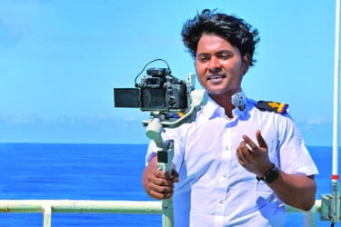 সাগর সুন্দরে মগ্ন হৃদয়