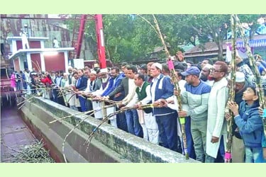 নাটোর চিনিকলে আখ মাড়াই কার্যক্রম