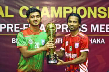 সিরাজগঞ্জ দিনাজপুরে ফুটবল উৎসব