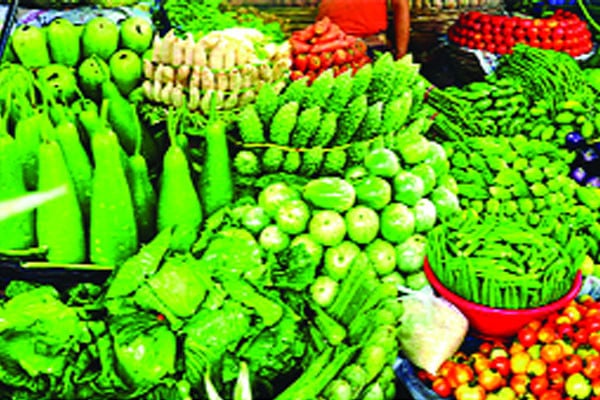 সবজির সরবরাহ বাড়লেও দাম চড়া, বাড়ছে পিঁয়াজের ঝাঁজ