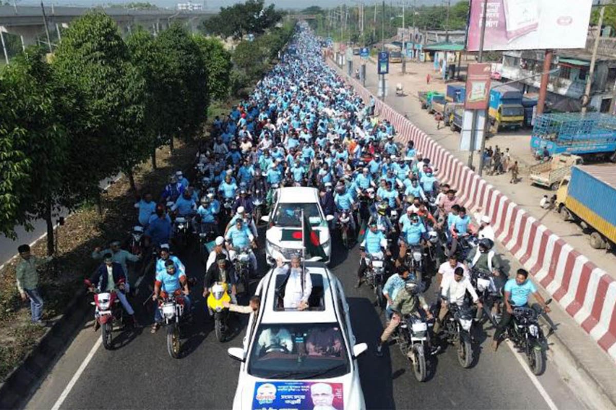 কুমিল্লায় মোটরসাইকেল র‌্যালিতে জামায়াত প্রার্থীর প্রচারণা