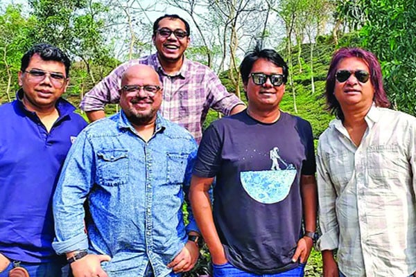 ব্যান্ড সংগীতে ভাঙাগড়ার খেলা