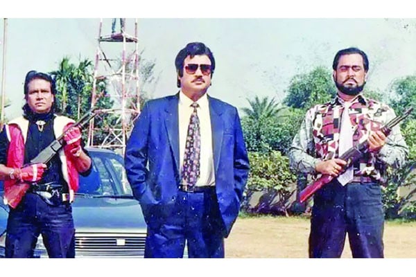 একই অঙ্গে এত রূপ