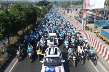 কুমিল্লায় মোটরসাইকেল র‌্যালিতে জামায়াত প্রার্থীর প্রচারণা