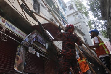 ভূমিকম্পে হতাহতদের আর্থিক সহায়তা দেবে ঢাকা জেলা প্রশাসন