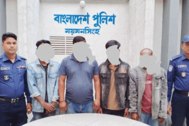 ডাকসু নেত্রীর বাসায় ককটেল নিক্ষেপ, গ্রেফতার ৪