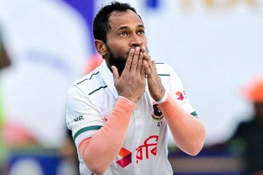 শততম টেস্টে মুশফিকের বিরল রেকর্ড