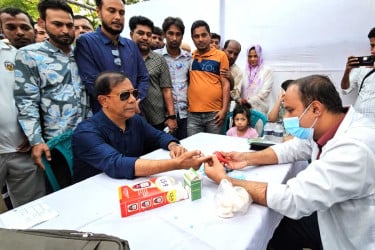 নারায়ণগঞ্জে বিএনপি প্রার্থীর উদ্যোগে ফ্রি মেডিক্যাল ক্যাম্প অনুষ্ঠিত