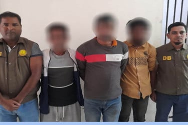 সিলেটে ভারতীয় পিয়াজ ভর্তি ট্রাকসহ গ্রেফতার ৩