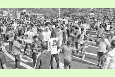 বিএনপির প্রার্থী পরিবর্তনের দাবিতে বিক্ষোভ-সমাবেশ