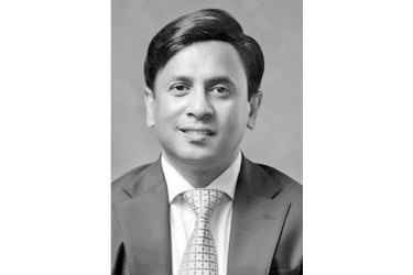 সিদ্ধান্ত নেওয়ার সময় এখনই