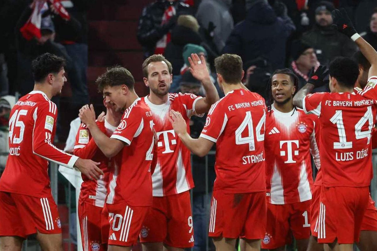 দুই গোলে পিছিয়ে থেকেও বায়ার্নের গোলবন্যা