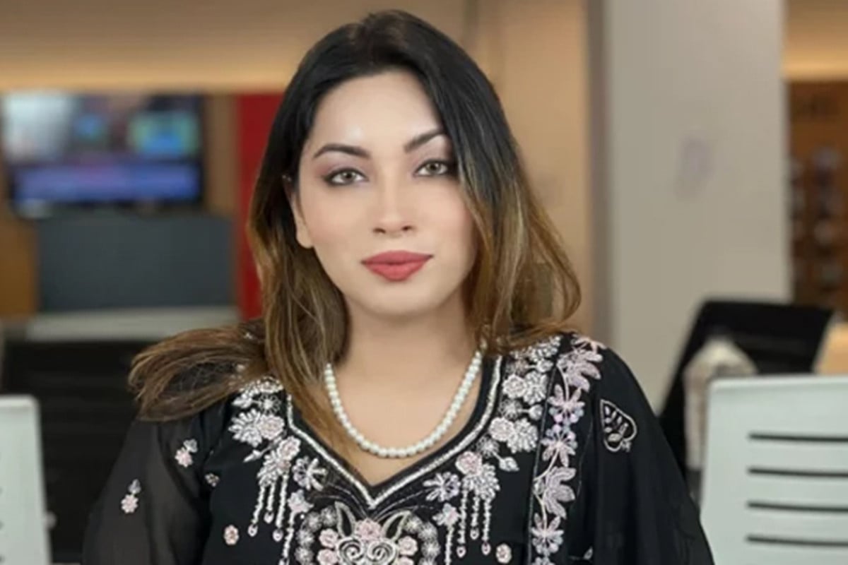 ফের আলোচনায় বিতর্কিত মডেল মেঘনা আলম