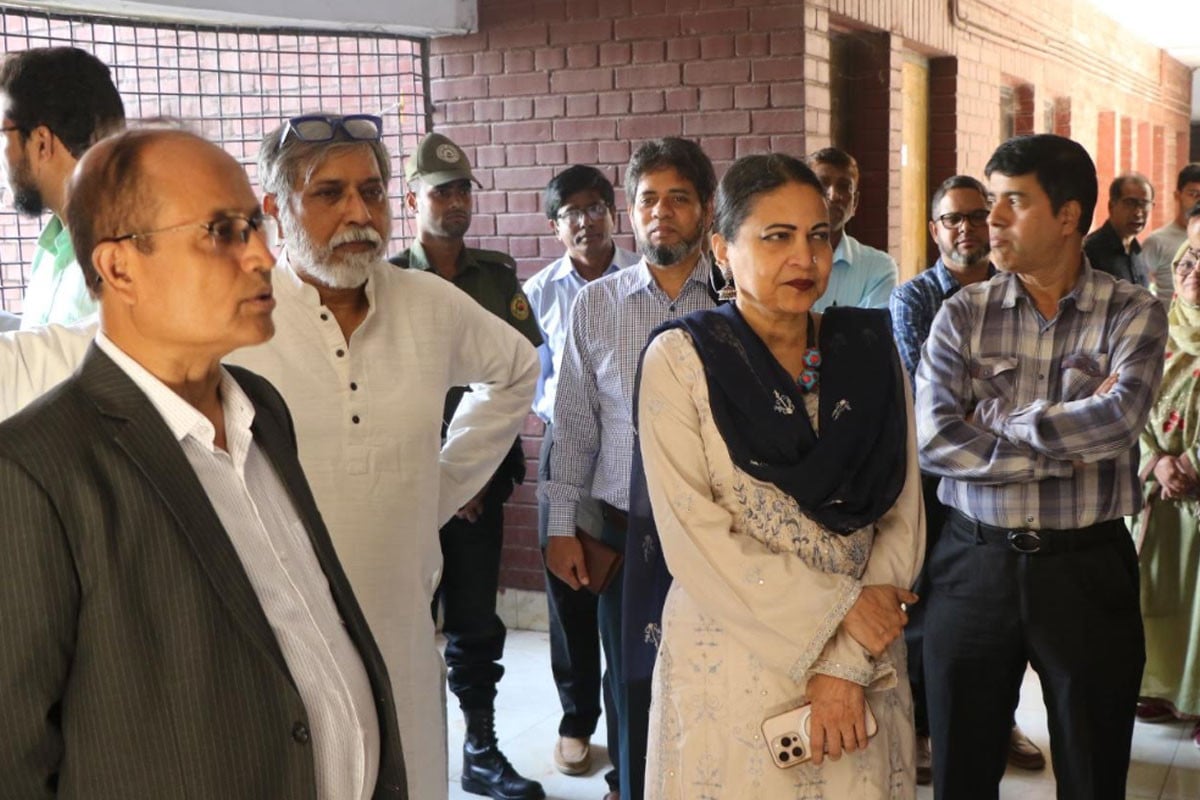 বাউবির ঝুঁকিপূর্ণ পুরাতন ভবন খালি করার নির্দেশ