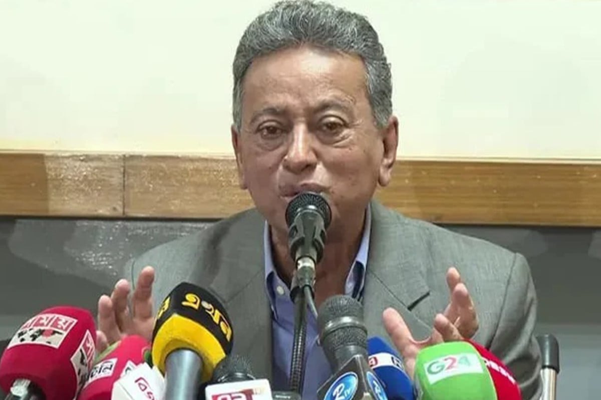 গণতন্ত্রের পথ থেকে বিচ্যুত হওয়ার সুযোগ নেই : আমীর খসরু