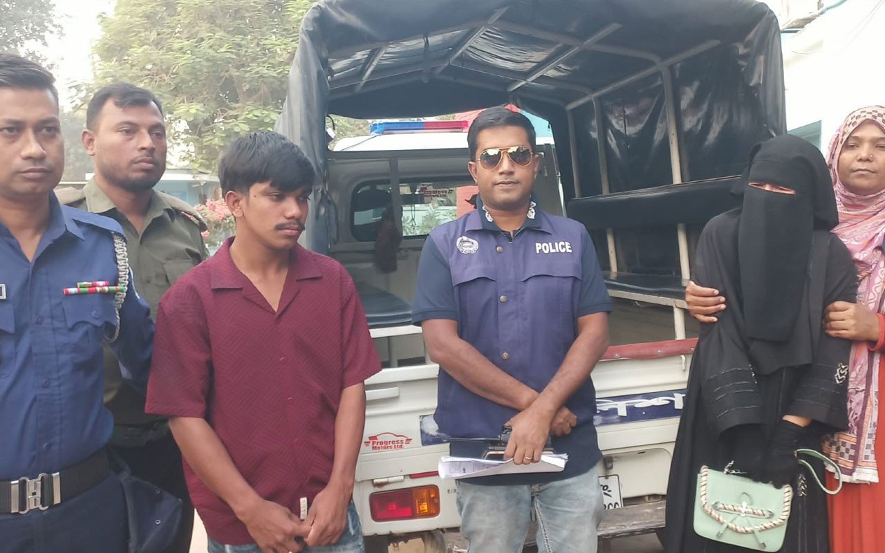 ব্রাহ্মণবাড়িয়ায় পাসপোর্ট করতে এসে রোহিঙ্গা তরুণীসহ আটক ২