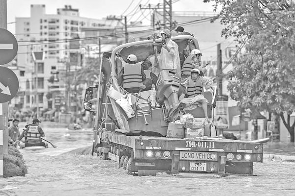 ভিয়েতনামে বন্যায় মৃত্যু বেড়ে ৯০ নিখোঁজ ১২