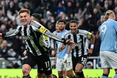 ঘরের মাঠে ম্যানসিটিকে হারাল নিউক্যাসল