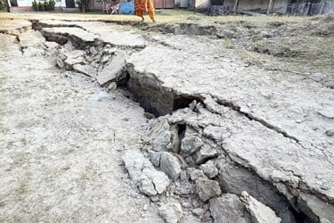 দেশের সব গ্যাস কূপে ড্রিলিং কাজ ৭২ ঘণ্টা বন্ধ রাখার পরামর্শ