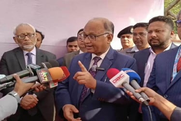 দুর্নীতি কমাতে সৎ মানুষ নির্বাচন করতে হবে: দুদক চেয়ারম্যান