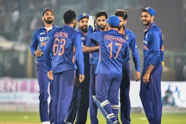 দক্ষিণ আফ্রিকার বিপক্ষে ভারতের ওয়ানডে দল ঘোষণা