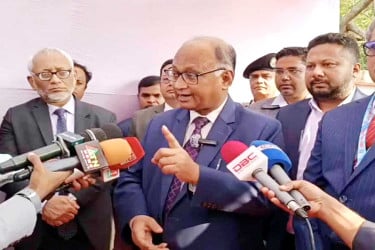 নির্বাচনি হলফনামায় বিদেশের সম্পদ বিবরণীও বাধ্যতামূলক: দুদক চেয়ারম্যান