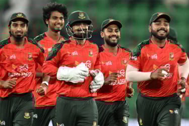 চমক রেখে আয়ারল্যান্ডের বিপক্ষে টি-টোয়েন্টি সিরিজের দল ঘোষণা