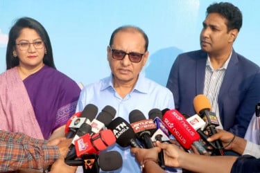 ভূমিকম্প অনিশ্চিত তাই বিদ্যালয় বন্ধের সুযোগ নেই: প্রাথমিক শিক্ষা উপদেষ্টা