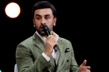 টাকার জন্য বিয়েতে পারফর্ম করব না: রণবীর