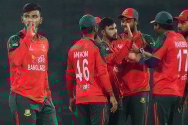 পাকিস্তানকে ১২৫ রানে থামিয়ে শিরোপার স্বপ্ন দেখছে বাংলাদেশ