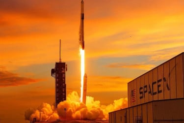 উৎক্ষেপণে নতুন মাইলফলক পেরোল স্পেসএক্স