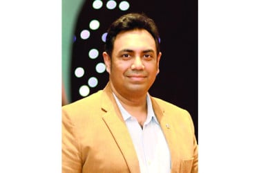 স্মার্ট প্রযুক্তিতে বদলে যাচ্ছে জীবনযাত্রা