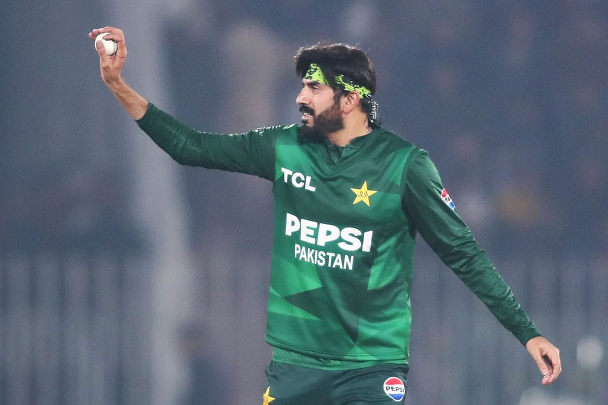 ত্রিদেশীয় সিরিজে পাকিস্তানি স্পিনারের হ্যাটট্রিক