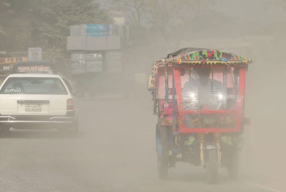 আজ ঢাকার বাতাস ‘খুবই অস্বাস্থ্যকর’