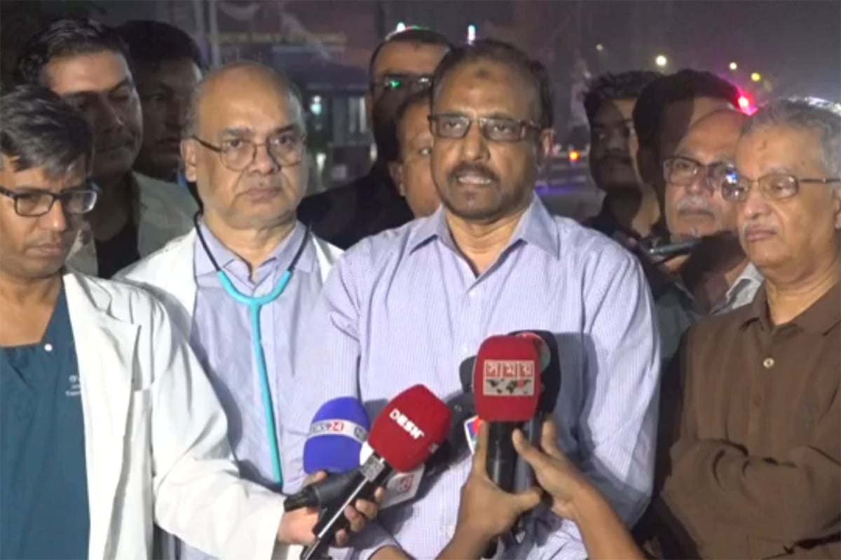 খালেদা জিয়ার হাসপাতালে ভর্তির কারণ জানালেন চিকিৎসক