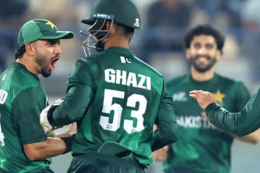 রুদ্ধশ্বাস ম্যাচে সুপার ওভারে হেরে বাংলাদেশের স্বপ্নভঙ্গ