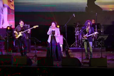 সুবিধাবঞ্চিত শিশুদের সহায়তায় গাইলেন বাপ্পা মজুমদার ও কোনাল