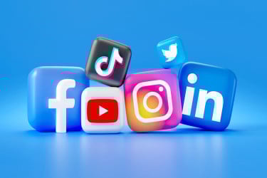 শিশুদের জন্য সামাজিক মাধ্যম নিষিদ্ধ করছে মালয়েশিয়া