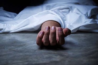 বুয়েট খেলার মাঠের পাশে ফুটপাতে পড়েছিল বৃদ্ধের মরদেহ